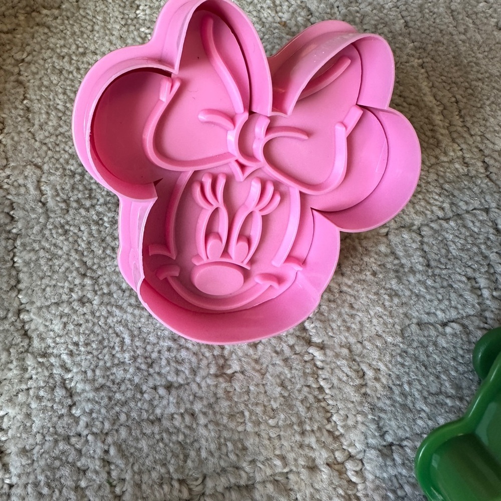 6 piece Disney Mickey Mouse Cookie Cutter Set - Picture 9 of 11